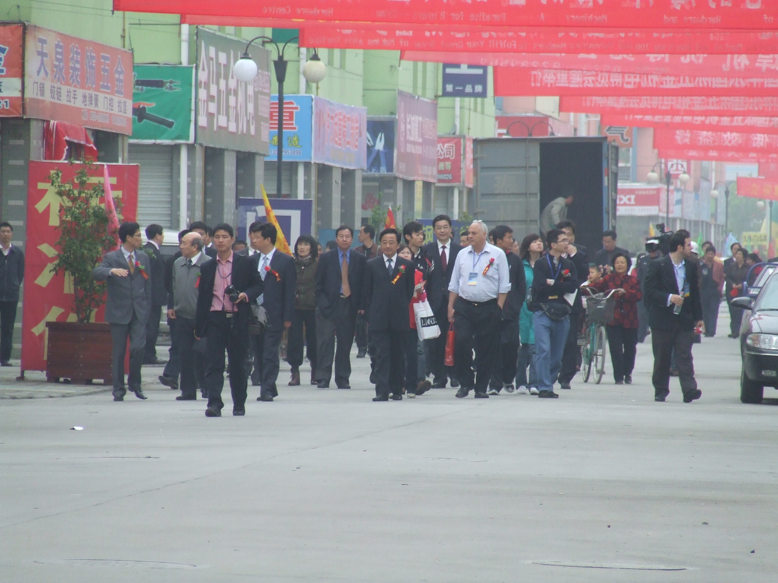 華東五金網(wǎng)助力華東五金機電建材采購節?線(xiàn)上線(xiàn)下大促銷(xiāo)